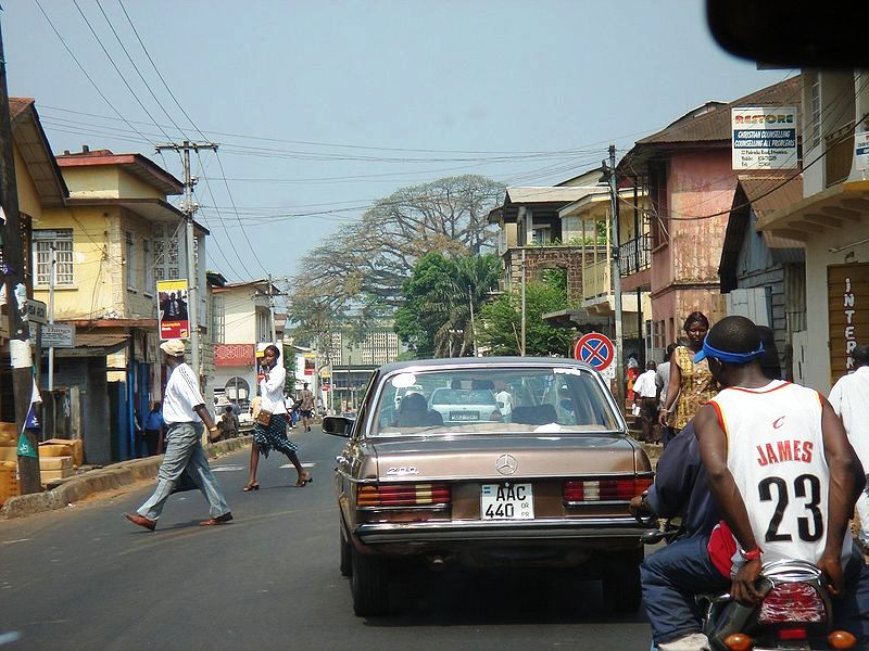 Freetown, Straßenszene (c) Aranae